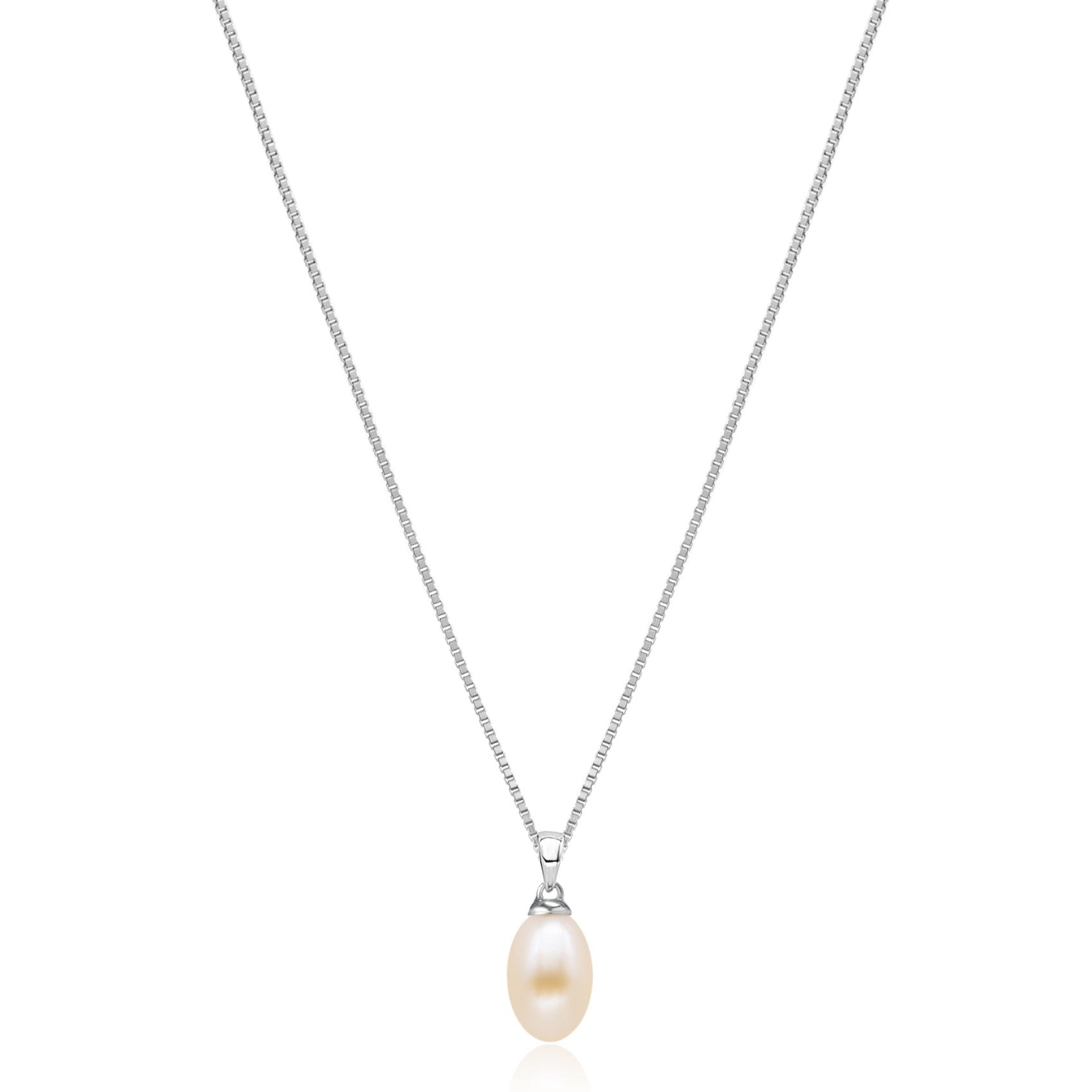 Essential Pearl Necklace