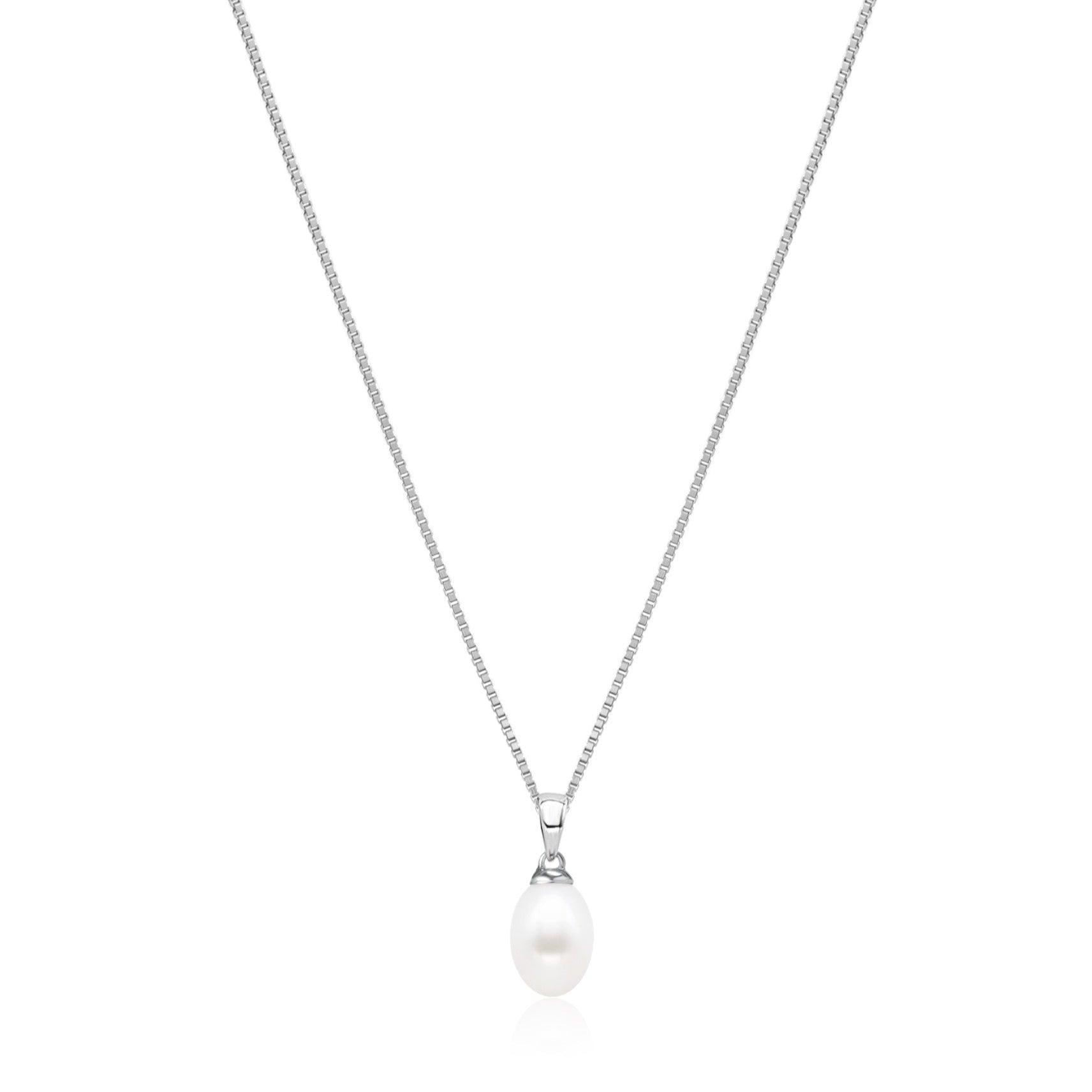 Essential Pearl Necklace